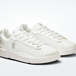 On Cloud Running The Roger Advantage White Sneaker Women's 9.5 Casual